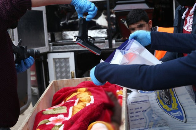 Teröristler tabuta silah sakladılar! - Resim: 2