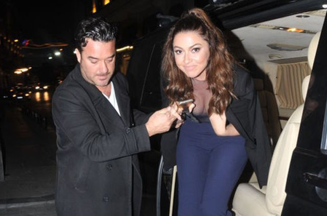 Hadise'nin derin göğüs dekoltesi yürek hoplattı - Resim: 4