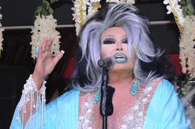 Diva makyajsız yakalanınca... Bakışlara dikkat! - Resim: 1