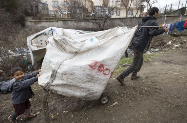 Üniversite mezunu kağıt toplayıcı - Resim: 3