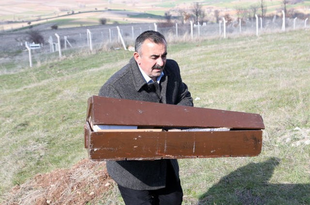 Terörün en küçük kurbanı toprağa verildi - Resim: 4