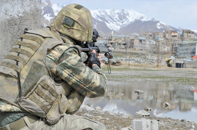 Yüksekova'da askerler patlayıcıyı öyle bir yerde buldu ki... - Resim: 2