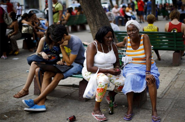 Tüm ülke internet için sokaklarda Türkiye'de durum ne? - Resim: 1