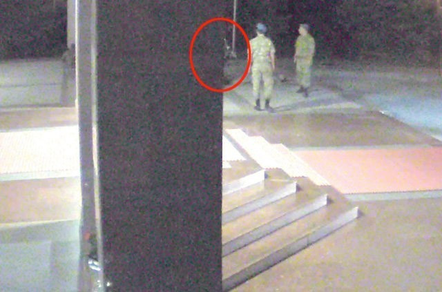 Ömer Halisdemir'i can çekişirken vuran teğmenin şok ifadesi - Resim: 2