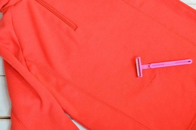 Traş köpüğünü alın kıyafetinizin üzerine sıkın bakın ne olacak! - Resim: 1