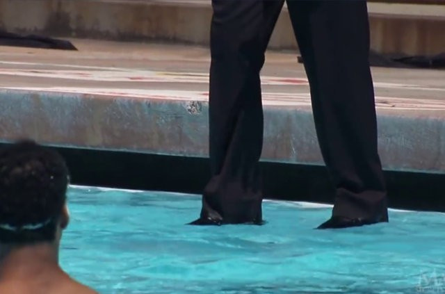 Havuzda yürüme gösterisi yaptı numarası böyle ifşa oldu - Resim: 2