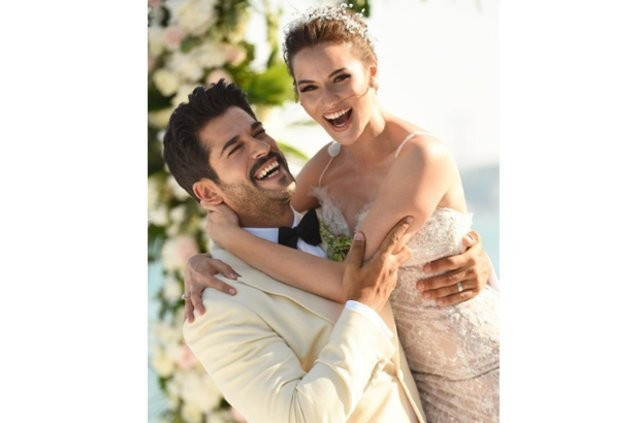 Fahriye Evcen'den beklenen hamle geldi instagram'a dikkat - Resim: 2