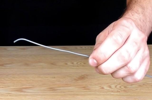 Bir tel ve bir bıçaktan öyle bir şey yaptı ki - Resim: 2