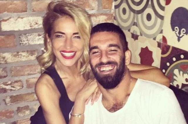 Burcu Esmersoy o soruyu duydu deliye döndü  - Resim: 2