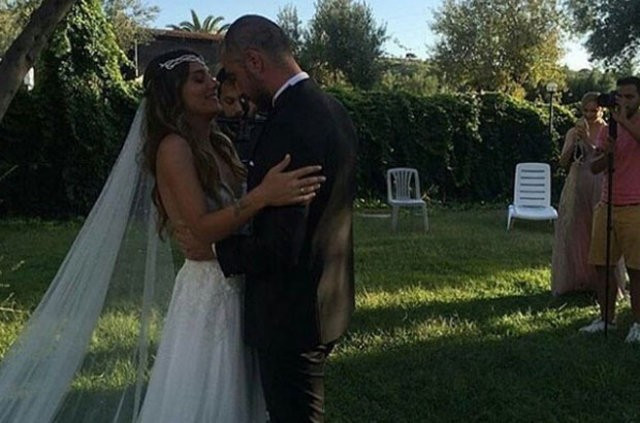 Ateşböceği'nin Aslı'sı Nilay Deniz evlendi gelinliği bilindik çıktı - Resim: 2