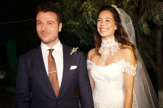 Kainat güzeli Azra Akın anne oldu bebeğin cinsiyeti sürpriz oldu - Resim: 3