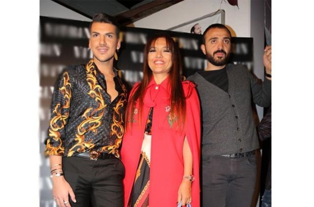 Kerimcan Durmaz öyle bir hareket yaptı ki Demet Akalın'ı ağlattı! - Resim: 2