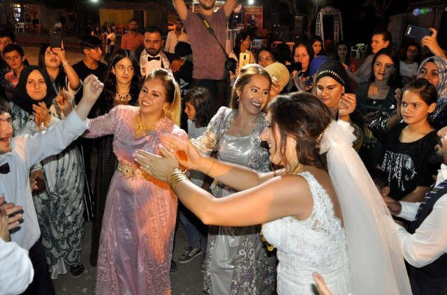 Ay lav yu filmi gerçek oldu! Amerikalı Zabrian ile Çukurcalı Ramazan'dan dillere destan düğün - Resim: 2