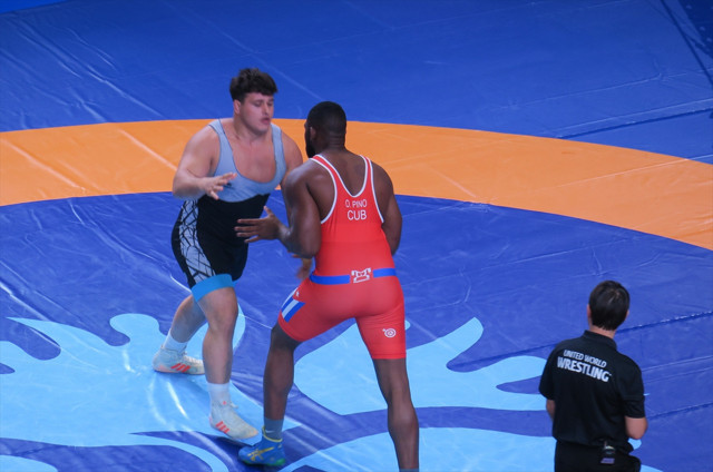 Rıza Kayaalp dünya şampiyonu oldu! İşte 4. kez şampiyon olduğu maçın görüntüsü - Resim: 1