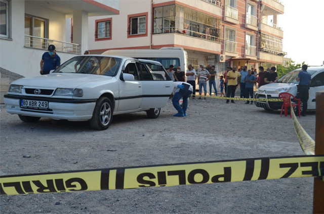 İlişkisinin bitmesine sebep olarak gördüğü kişiyi kurşun yağmuruna tuttu - Resim: 0