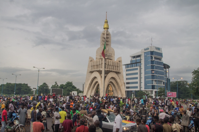 Mali'de darbe girişimi! Alıkonulan Cumhurbaşkanı istifa etti Türkiye'den sert tepki - Resim: 0