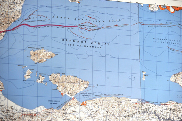 Uzman isimden Marmara için korkutan 'katil fay' uyarısı tsunami etkisi de gösterecek - Resim: 2