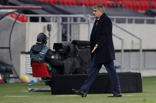 Macaristan Türkiye maçı sonrası Şenol Güneş yerden yere vuruldu: Aşk mektubu mu yazıyorsun - Resim: 1