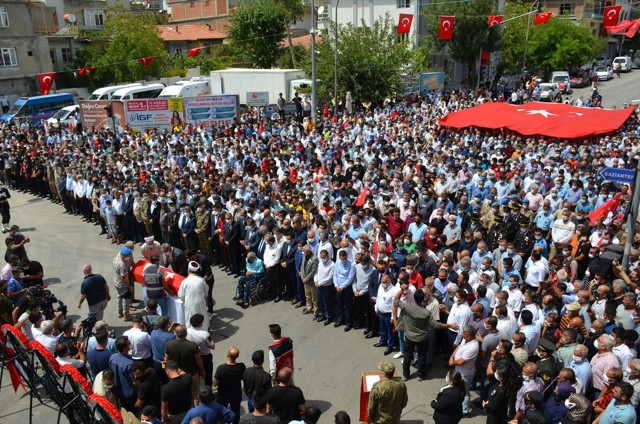 Irak şehidi Piyade Uzman Çavuş Hakan Bali'ye Adıyaman'da gözyaşlarıyla veda - Resim: 0