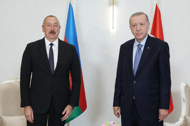 Cumhurbaşkanı Erdoğan, İlham Aliyev ile bir araya geldi - Resim: 0