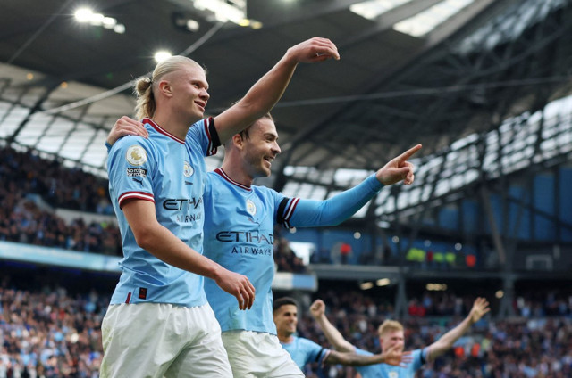 Manchester City ezeli rakibi Manchester United'a gol olup yağdı! Erling Haaland tarihe geçti - Resim: 1