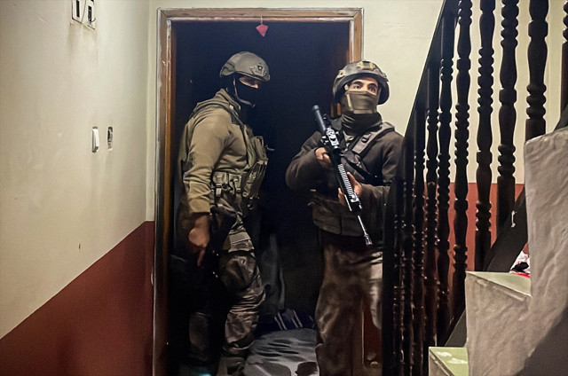 Mersin'de PKK/KCK operasyonu! 15 kişi hakkında gözaltı kararı - Resim: 1