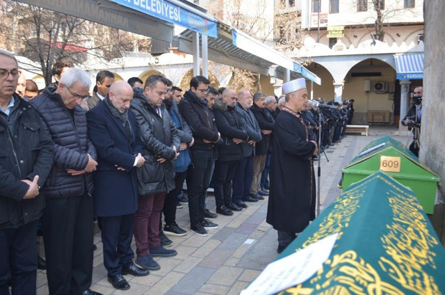 Eski MHP'li vekilin ağabeyi ve yengesi ölü bulunmuştu: Nedeni belli oldu - Resim: 1