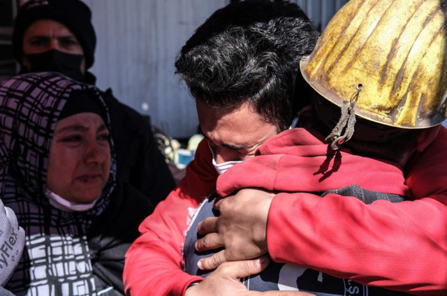 Aleyna 248 saat sonra enkazdan sağ çıkarılmıştı! O binanın müteahhidi İstanbul'da yakalandı - Resim: 3