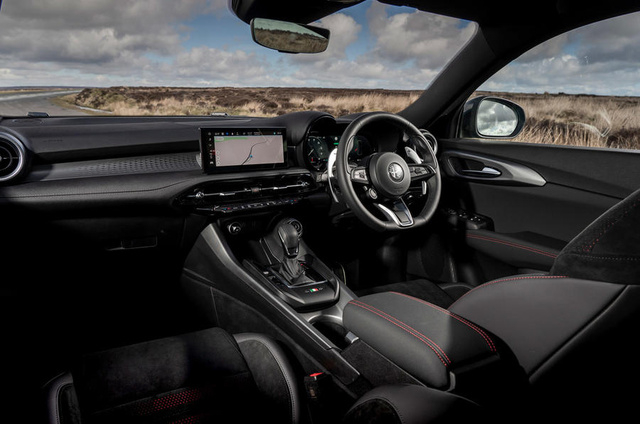 Alfa Romeo Tonale, Yılın Yeni Otomobili seçildi - Resim: 2
