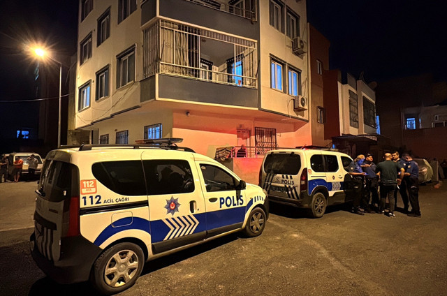 Bağırış seslerini duyanlar ihbar etti! 5 yaşındaki oğlunun boğazını kesti - Resim: 0