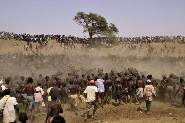 Her yıl aynı gün toplanıyorlar! Herşey 15 dakikada sonra erdi... - Resim: 3