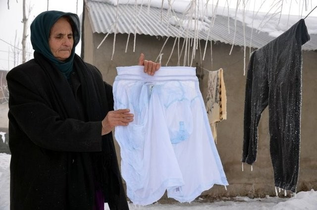 Orada hayat daha zor! Soğuktan çamaşırlar dondu... - Resim: 4