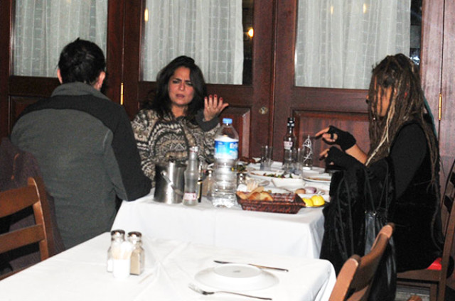 Kendini alkole verdi! Ünlü şarkıcı tanınmaz halde - Resim: 3