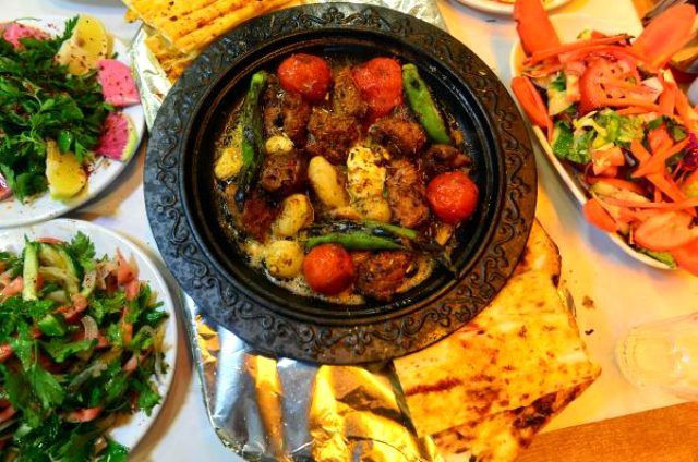 Adanalı kebapçı tereyağlı lokum yemeğinden günde 6 bin lira kazanıyor - Resim: 1