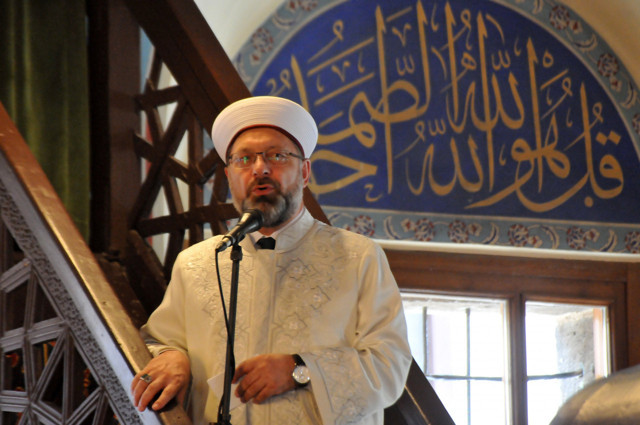 Ali Erbaş'tan cuma hutbesinde LGBT açıklaması - Resim: 1