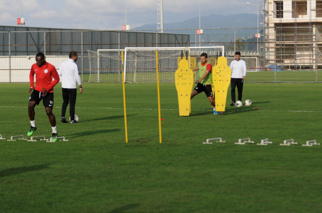 Çaykur Rizespor Teknik Direktörü İsmail Kartal: İyi bir futbolla kazanmak istiyoruz - Resim: 2