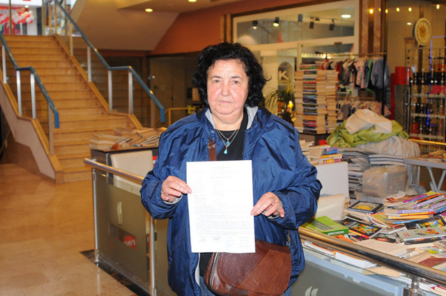 Çöpe atılan Atatürk fotoğraflarına çocuklar sahip çıktı - Resim: 0