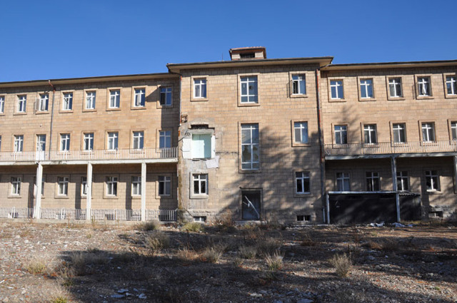 Eski Isparta Devlet Hastanesi binasında fuhuş yapılıyor - Resim: 5