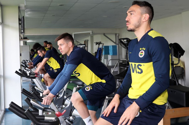 Fenerbahçe'de Ersun Yanal Samandıra'da! Dikkat çeken detaya bakın - Resim: 1