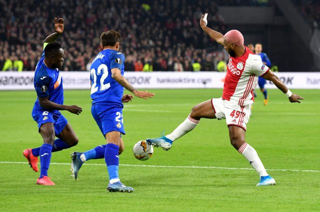 Ryan Babel performansıyla aslanda aldığı tepkiyi Hollanda 'da alıyor - Resim: 0