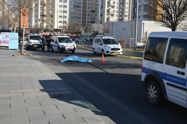 Kayseri'de yaşlı adam otobüse bineyim derken canından oldu - Resim: 0