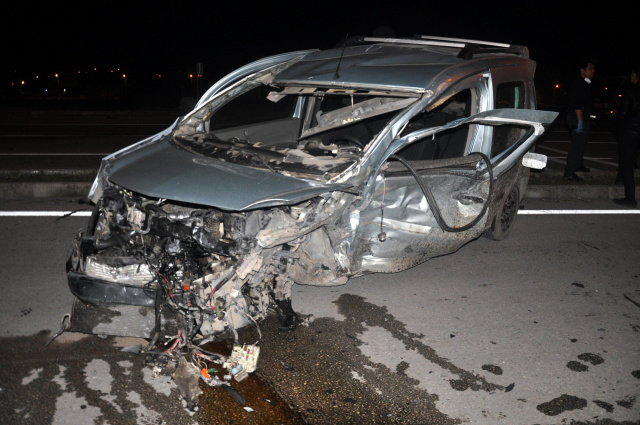 Osmaniye'de otomobiller çarpıştı bilanço ağır - Resim: 1