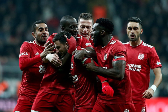 Galatasaray'dan transfer harekatı! 3 bomba aynı anda - Resim: 1