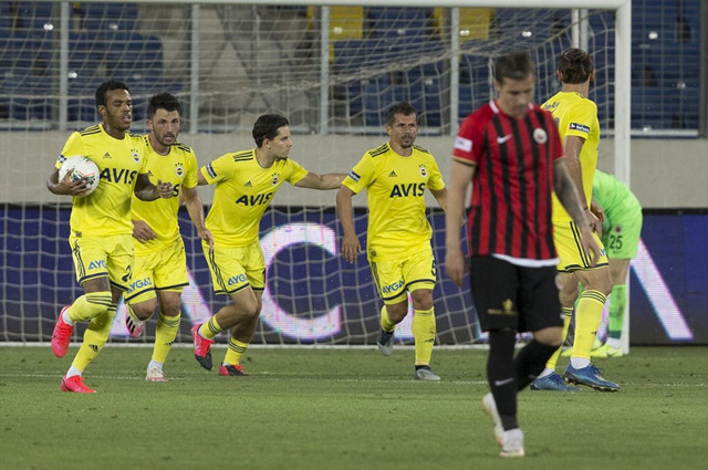 Emre Belözoğlu: Ya kahraman ya hain ilan ediliyoruz - Resim: 0