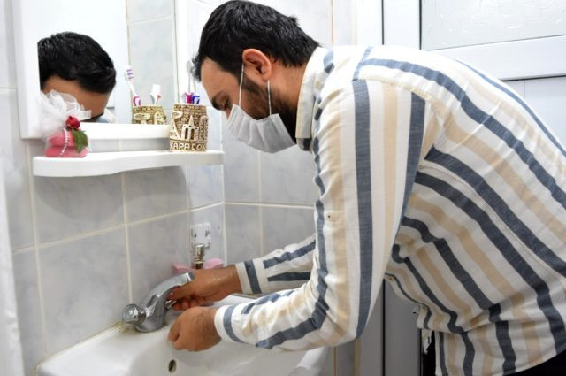 Şanlıurfa'da 'Bana bir şey olmaz' diyerek koronaya yakalandı anlattıkları tam ibretlik - Resim: 1