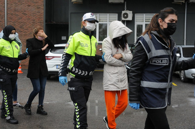 Yalova'da 31 kadına fuhuş yaptıran çeteye operasyon çökertildi - Resim: 1