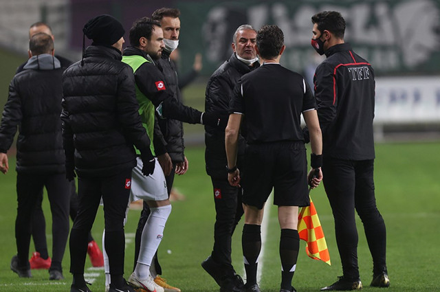 Ahmet Çakar'dan Fatih Terim'e: Diktatör yeter bırak git artık - Resim: 0