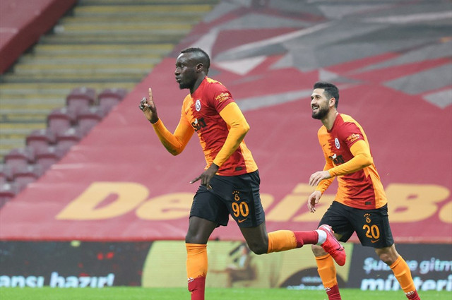 Galatasaray'da Mbaye Diagne, West Bromwich'e satıldı Mostafa Mohamed'le anlaşıldı - Resim: 1