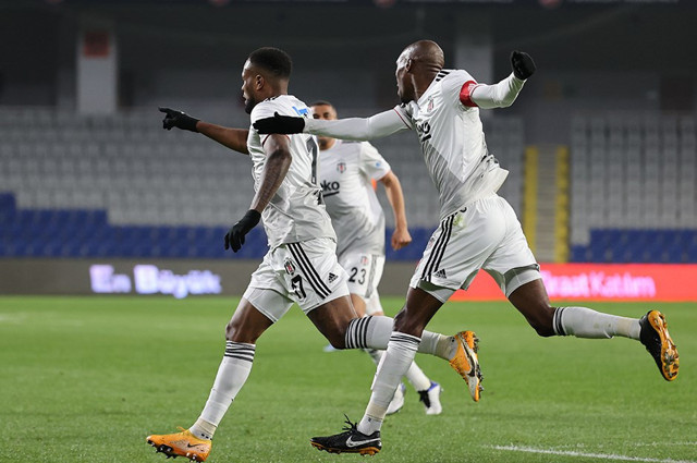 İstanbul'un kralı Sergen Yalçın! Önüne geleni tokatlıyor - Resim: 0