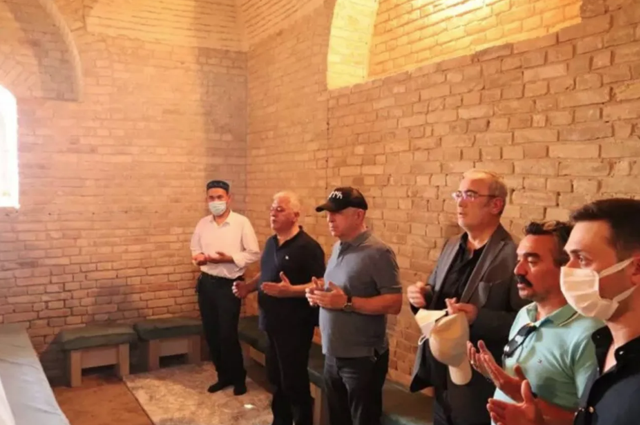 Ümit Özdağ Ayyıldız Hareketini Türkistan'daki Hoca Ahmet Yesevi Türbesi’nden başlattı - Resim: 0